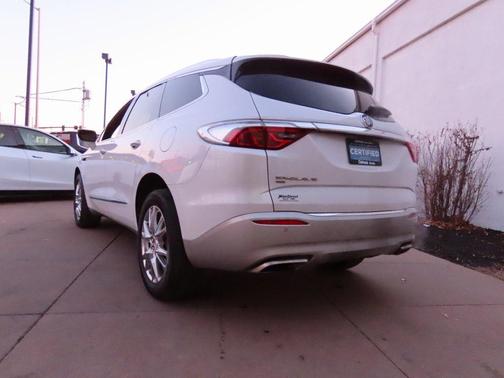 2022 Buick Enclave AWD Essence