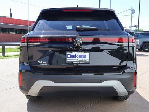 Deep Black 2025 Volkswagen Tiguan 2.0T S 4MOTION