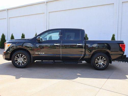 Super Black 2021 Nissan Titan SV