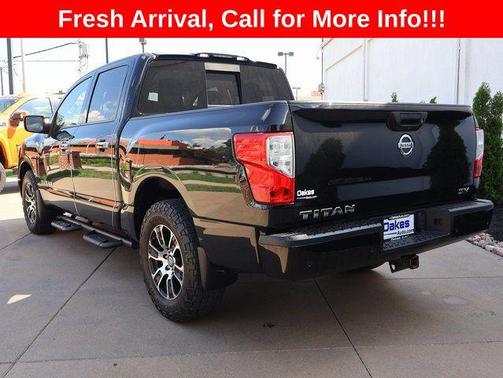 Super Black 2021 Nissan Titan SV