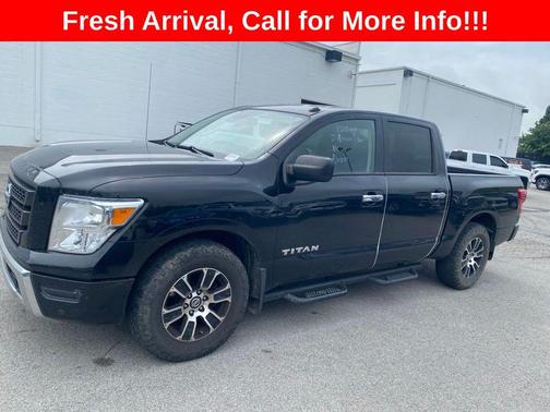 Super Black 2021 Nissan Titan SV