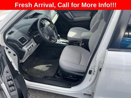 Crystal White Pearl 2018 Subaru Forester 2.5i Premium