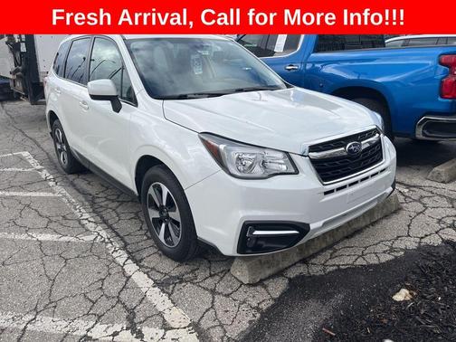Crystal White Pearl 2018 Subaru Forester 2.5i Premium