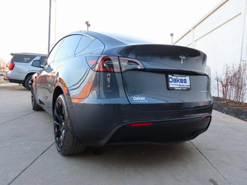 2023 Tesla Model Y Long Range Dual Motor All-Wheel Drive