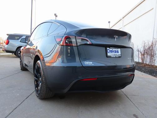 2023 Tesla Model Y Long Range Dual Motor All-Wheel Drive