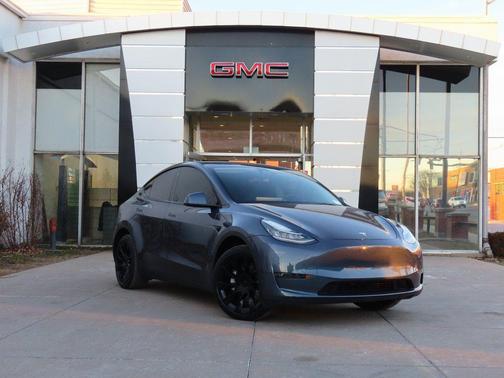 2023 Tesla Model Y Long Range Dual Motor All-Wheel Drive