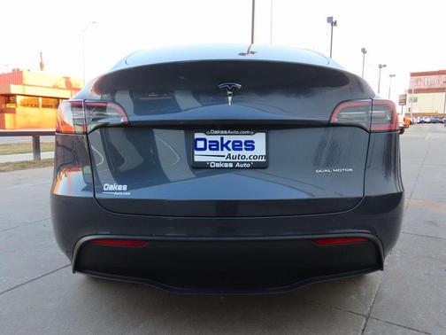 2023 Tesla Model Y Long Range Dual Motor All-Wheel Drive