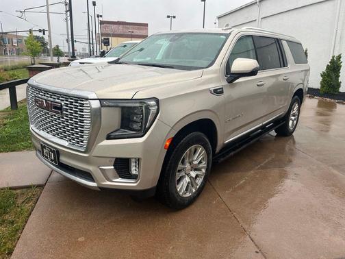 Pearl Beige Metallic 2021 GMC Yukon XL Denali