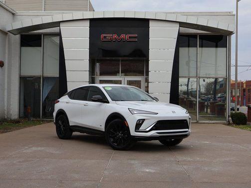 Summit White 2025 Buick Envista Sport Touring FWD