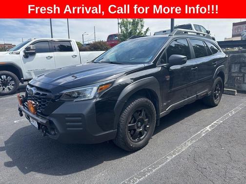 Crystal Black Silica 2022 Subaru Outback Wilderness