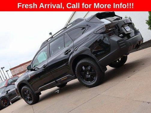 Crystal Black Silica 2022 Subaru Outback Wilderness