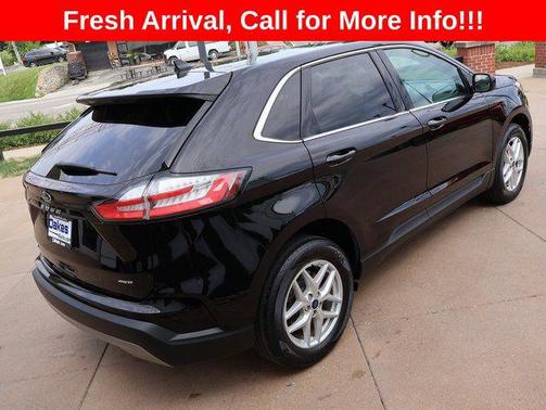 Black Metallic 2022 Ford Edge SEL