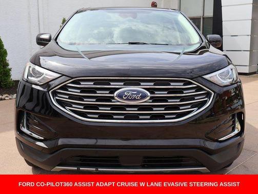 Black Metallic 2022 Ford Edge SEL