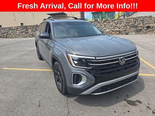 Pure Gray 2025 Volkswagen Atlas 2.0T Peak Edition