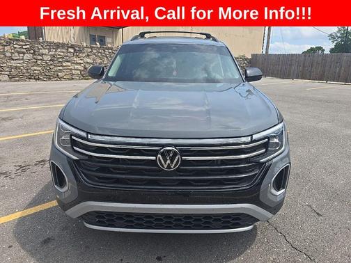 Pure Gray 2025 Volkswagen Atlas 2.0T Peak Edition