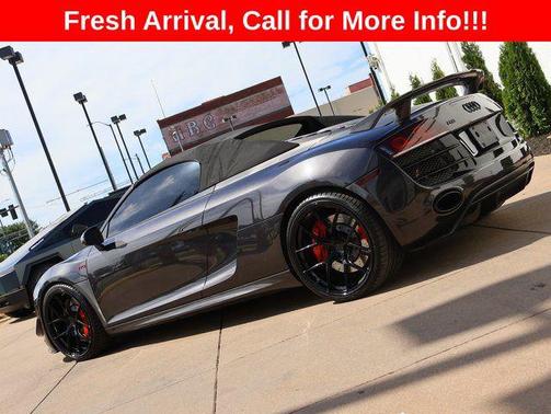 Phantom Black Pearl Effect/Black Roof 2011 Audi R8 5.2 quattro Spyder