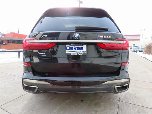 2021 BMW X7 M50i