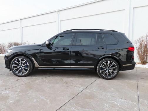 2021 BMW X7 M50i