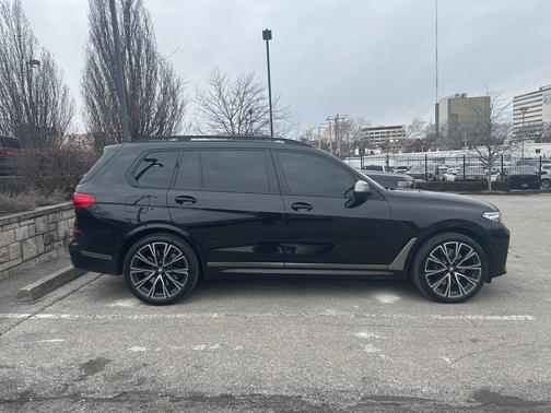 2021 BMW X7 M50i