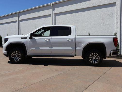 Summit White 2022 GMC Sierra 1500 AT4