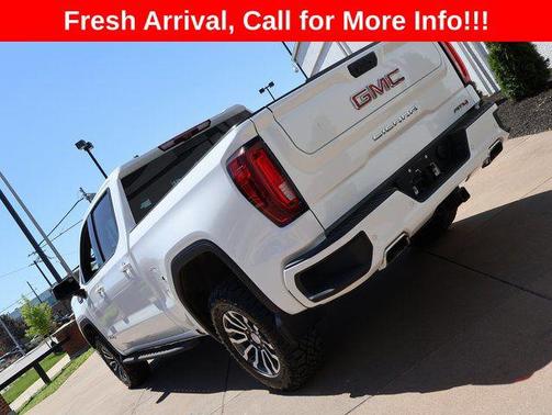 Summit White 2022 GMC Sierra 1500 AT4