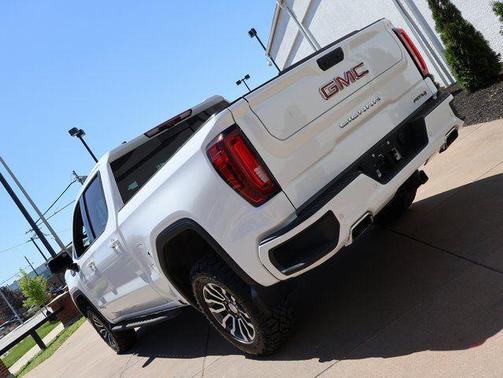 Summit White 2022 GMC Sierra 1500 AT4