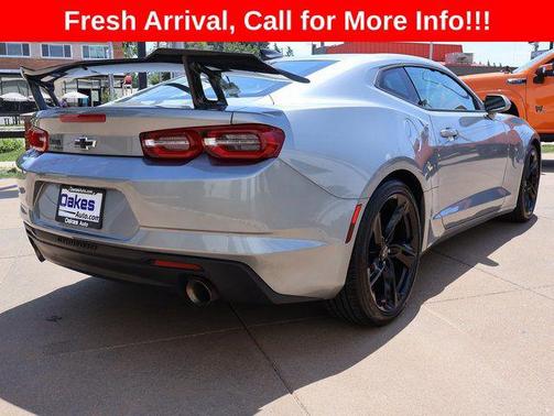 Sharkskin Metallic 2023 Chevrolet Camaro 1LT