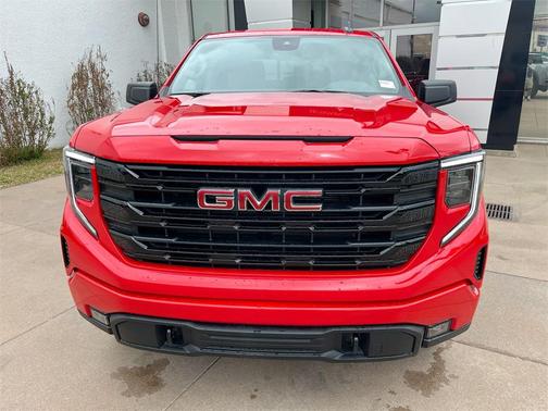 2025 GMC Sierra 1500 Elevation