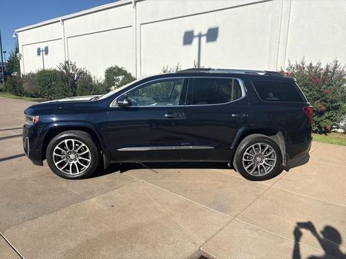 2022 GMC Acadia Denali