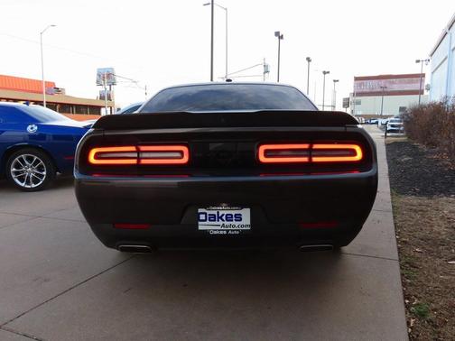 2022 Dodge Challenger SXT
