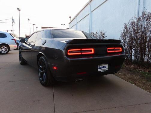 2022 Dodge Challenger SXT