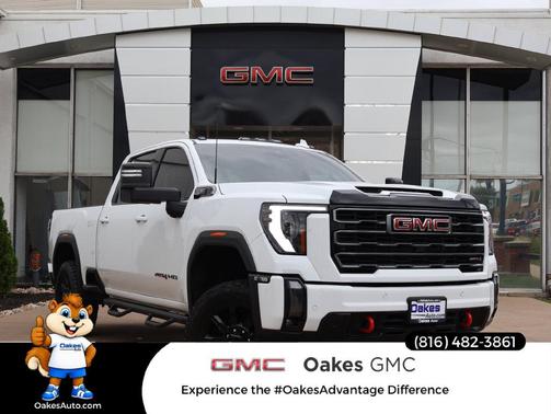 Summit White 2024 GMC Sierra 2500 AT4