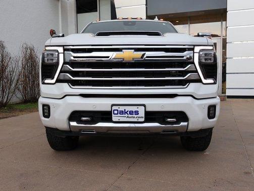 Iridescent Pearl Tricoat 2024 Chevrolet Silverado 3500 High Country