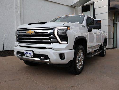 Iridescent Pearl Tricoat 2024 Chevrolet Silverado 3500 High Country