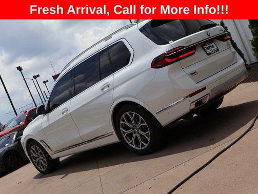 Mineral White Metallic 2024 BMW X7 xDrive40i