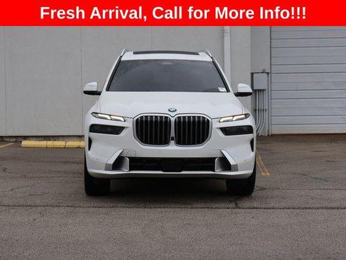 Mineral White Metallic 2024 BMW X7 xDrive40i