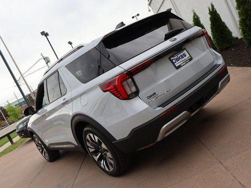 SPACE WHITE METALLIC 2025 Ford Explorer Platinum