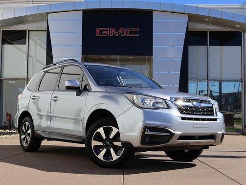 Ice Silver Metallic 2017 Subaru Forester 2.5i Premium