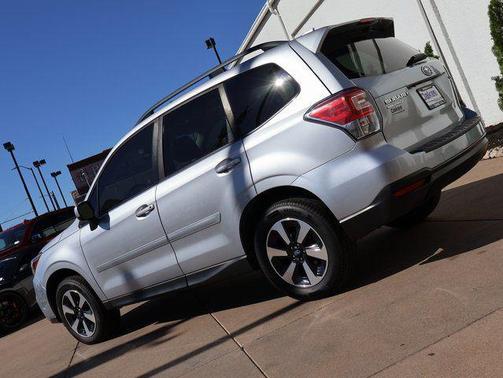 Ice Silver Metallic 2017 Subaru Forester 2.5i Premium