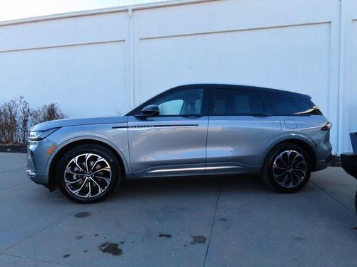 2024 Lincoln Nautilus Reserve