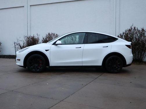 2022 Tesla Model Y Long Range Dual Motor All-Wheel Drive