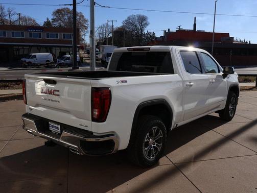 2026 GMC Sierra 1500 SLE
