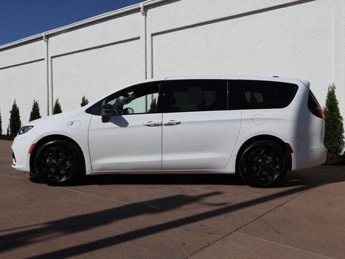 Bright White Clearcoat 2024 Chrysler Pacifica Hybrid S Appearance Pkg