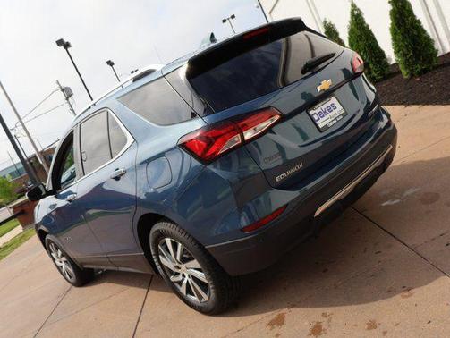 Lakeshore Blue Metallic 2024 Chevrolet Equinox Premier w/1LZ