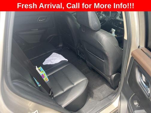 Champagne Silver Metallic 2021 Nissan Rogue SL
