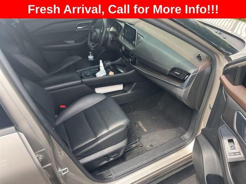 Champagne Silver Metallic 2021 Nissan Rogue SL