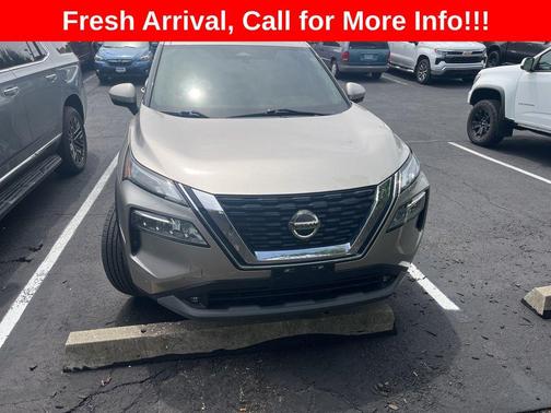 Champagne Silver Metallic 2021 Nissan Rogue SL