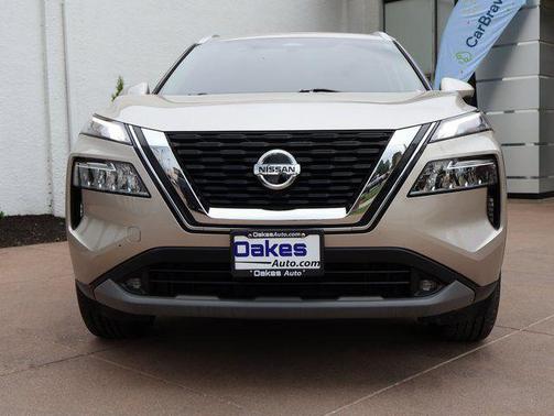 Champagne Silver Metallic 2021 Nissan Rogue SL
