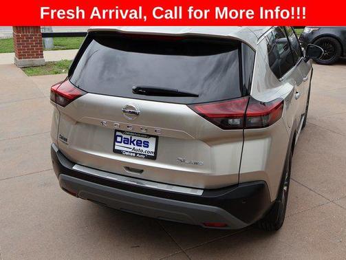 Champagne Silver Metallic 2021 Nissan Rogue SL