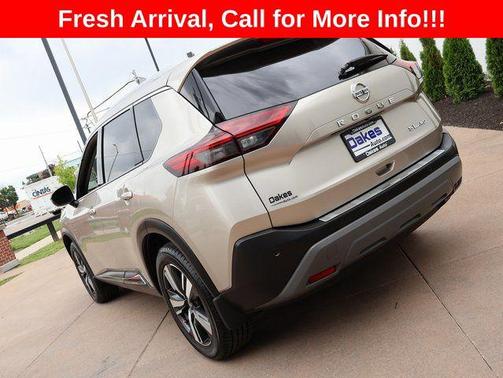 Champagne Silver Metallic 2021 Nissan Rogue SL